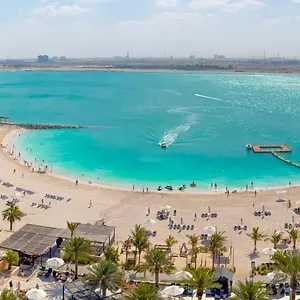 منتجع وسبا دبل تري هيلتون جزيرة المرجان